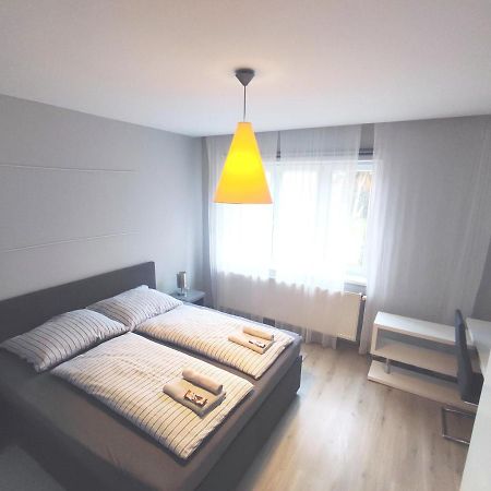 Kostomlaty nad Labem Alisa Apartments מראה חיצוני תמונה